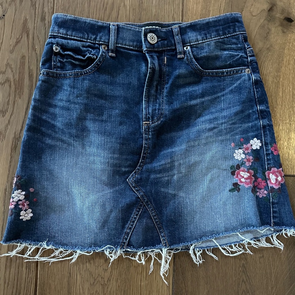 Express Jean Skirt with Embroidery